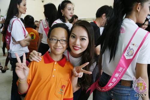charity-visit-9